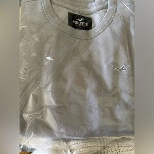 3 Hollister Pullover Sweaters NWT in plastic Blue/Green/Grey size M medium BOGO!
